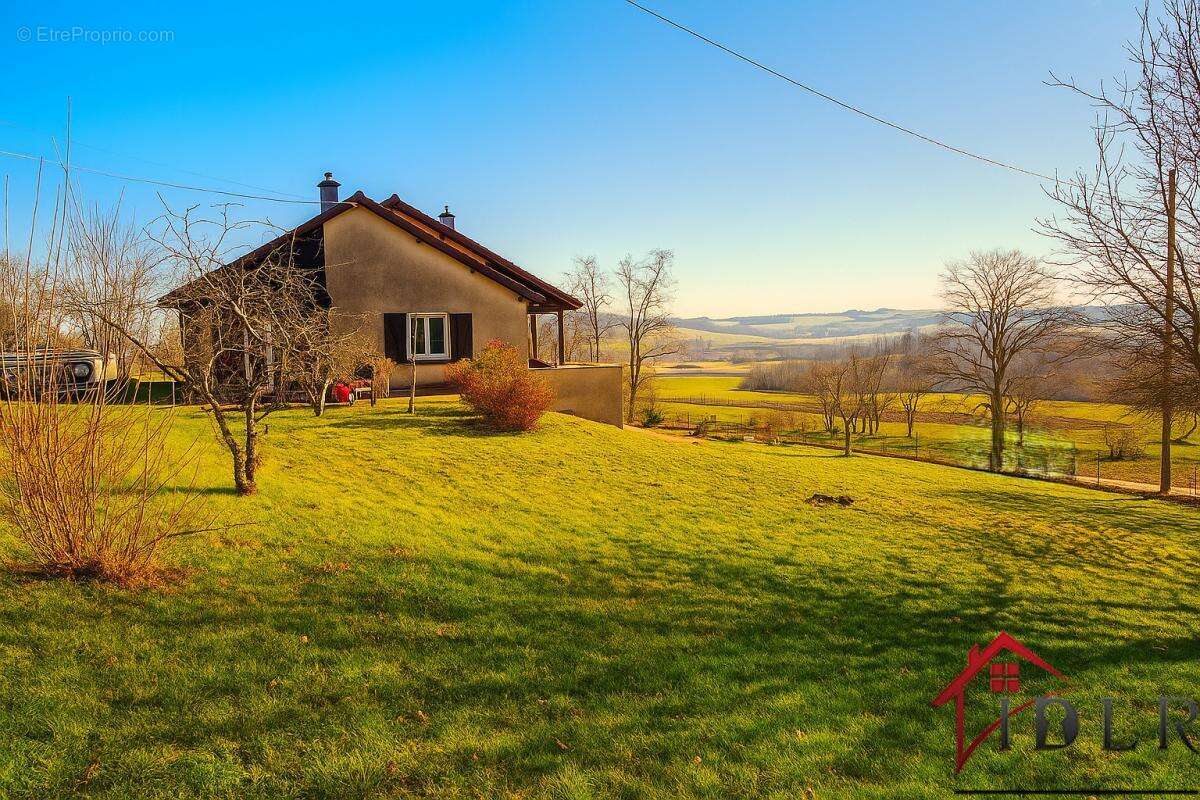 Maison à SAINT-JULIEN