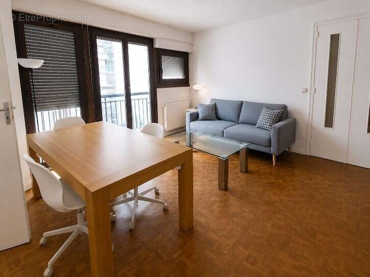 Appartement à PARIS-20E