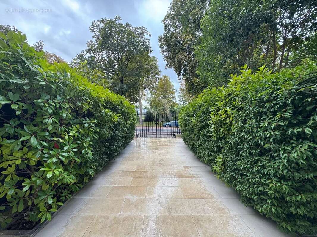 Appartement à NEUILLY-SUR-SEINE