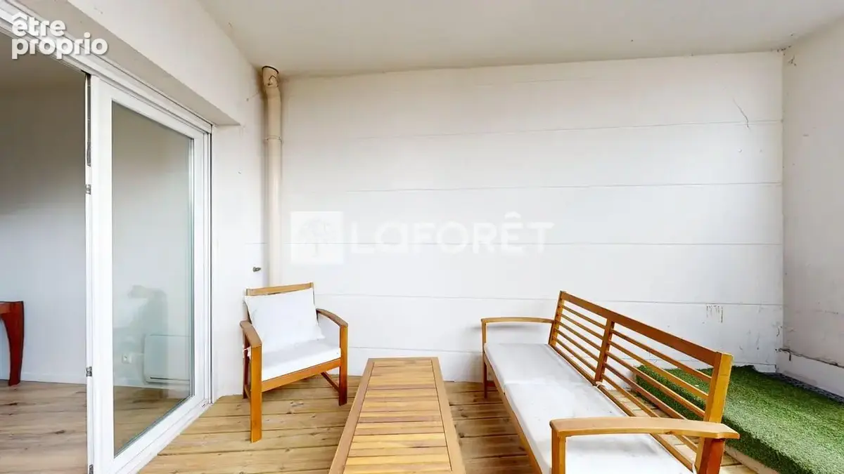 Proche place de la boule - trois pieces - deux terrasses - photo 8