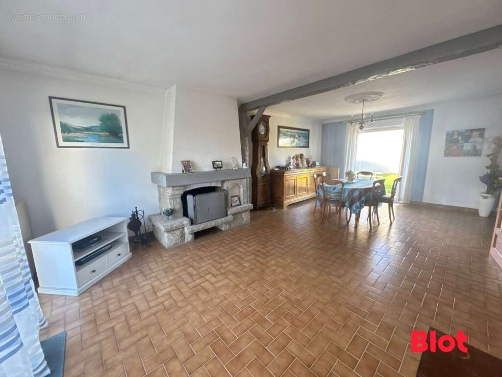 Maison à VERN-SUR-SEICHE