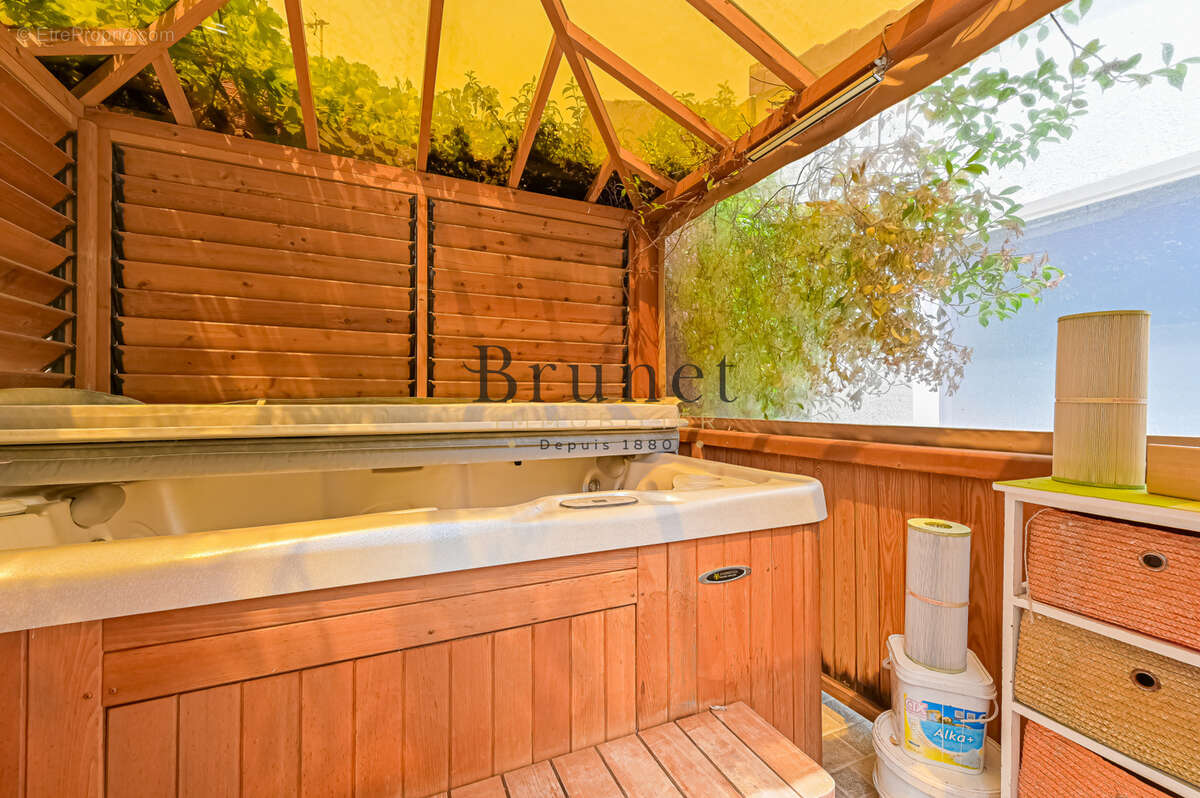 Le Parc, emplacement très recherché pour cette maison avec beaucoup de charme - photo 14