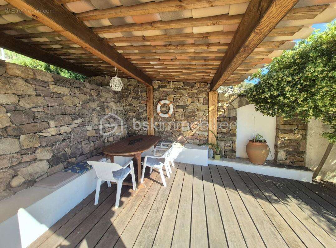 Maison à CARQUEIRANNE