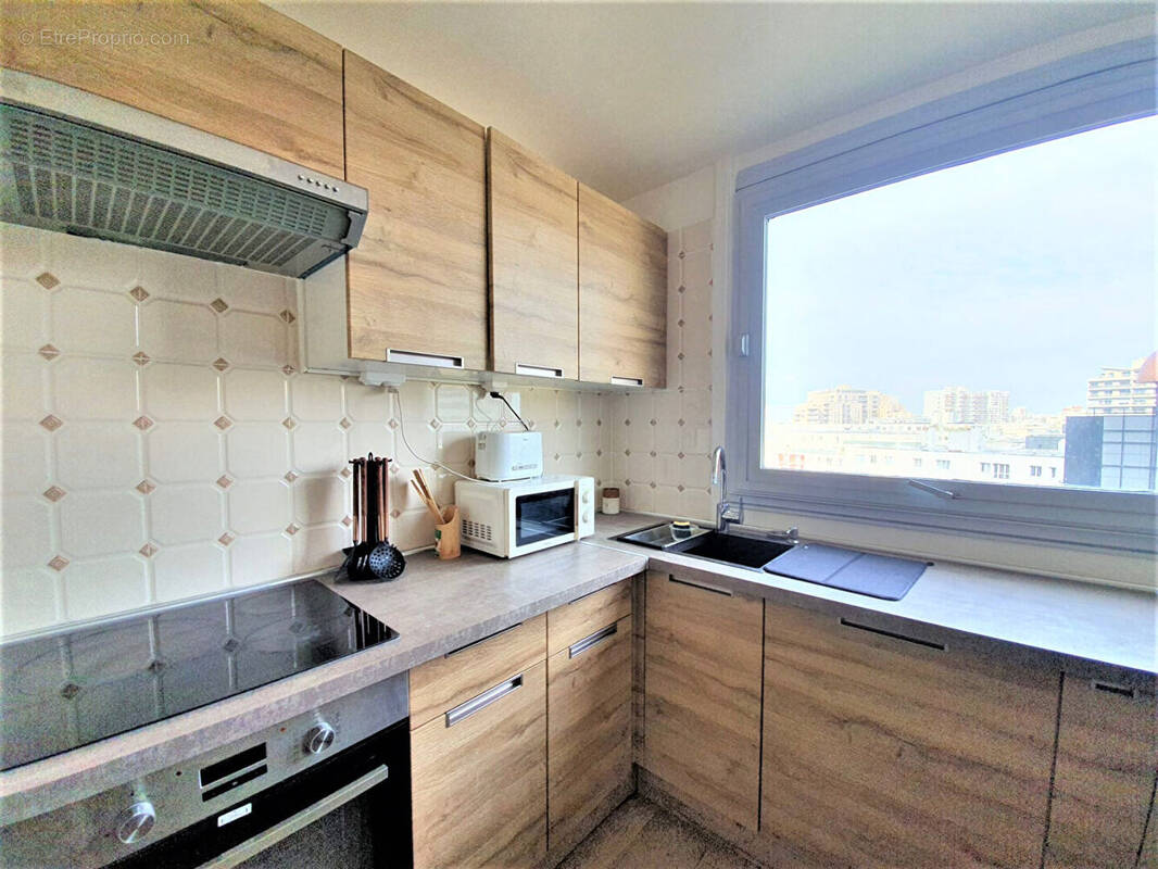 Appartement à COURBEVOIE