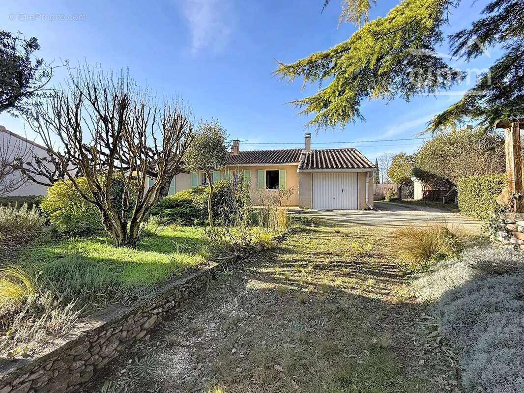 Maison à PERNES-LES-FONTAINES