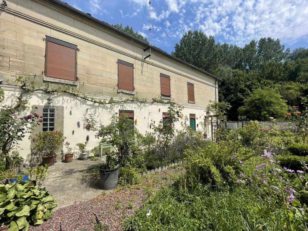 Maison à SAINT-VAAST-LES-MELLO