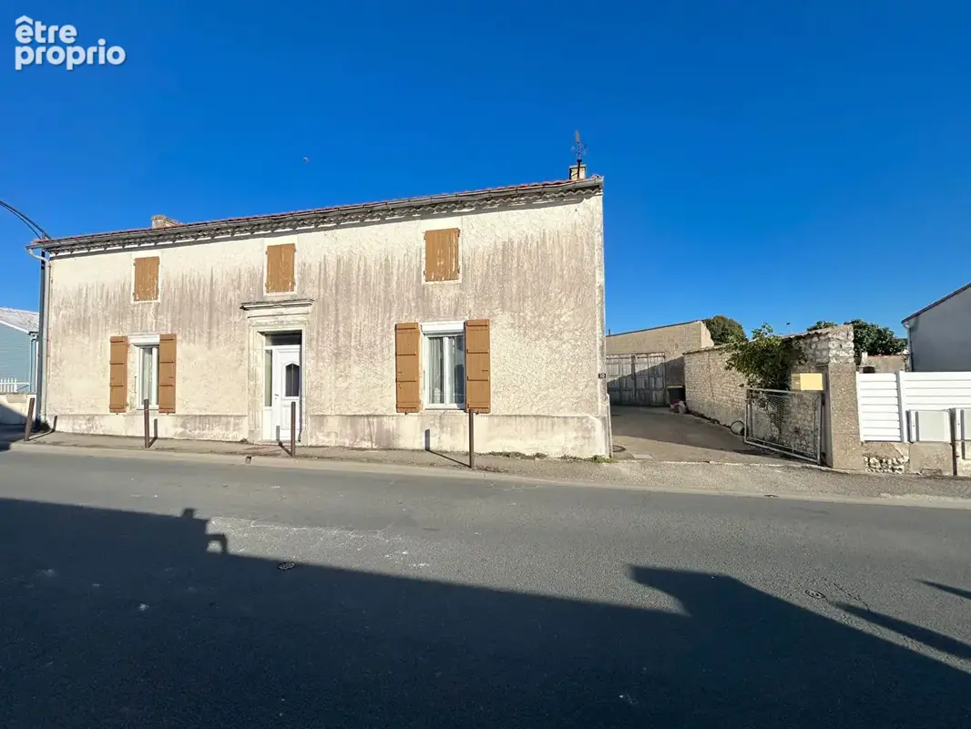 Maison à rénover 5 pièces à Semussac - 232 000 - photo 1