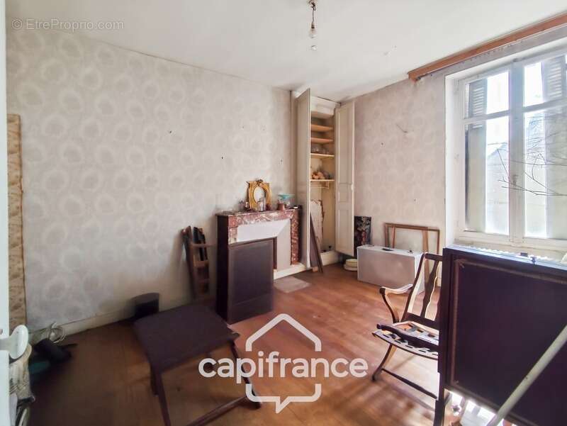 Commerce à BESSE-SUR-BRAYE