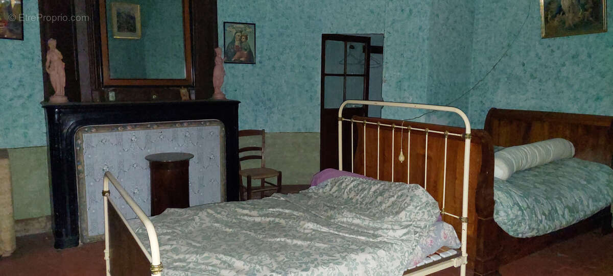 Maison à SAINT-LAURENT-DE-CERDANS