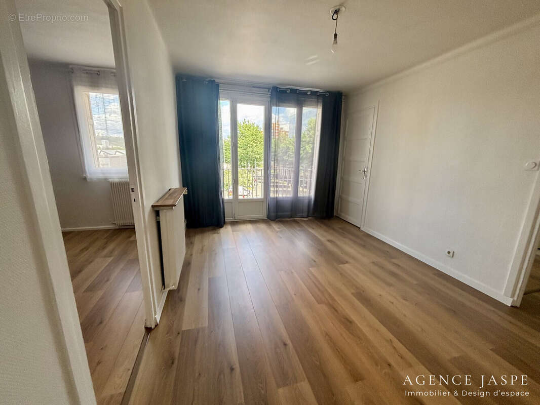 Appartement 37 m² à Saint-Etienne  - photo 5