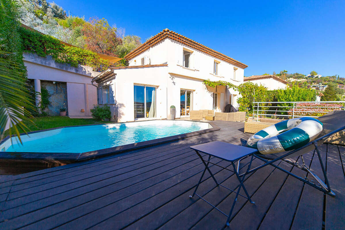 Maison à MANDELIEU-LA-NAPOULE