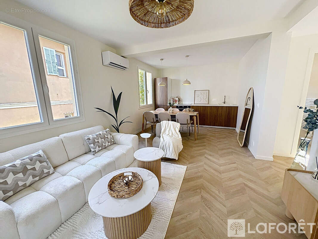 Appartement à ROQUEBRUNE-CAP-MARTIN