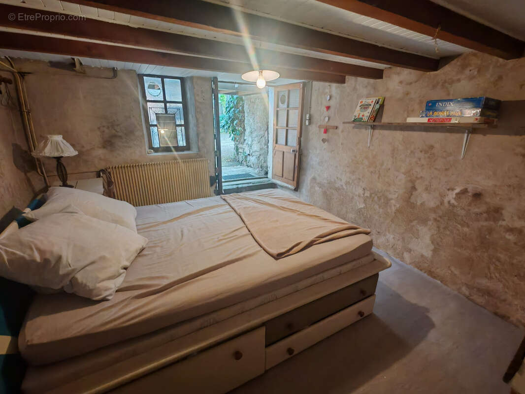 Maison à CHALLES-LES-EAUX