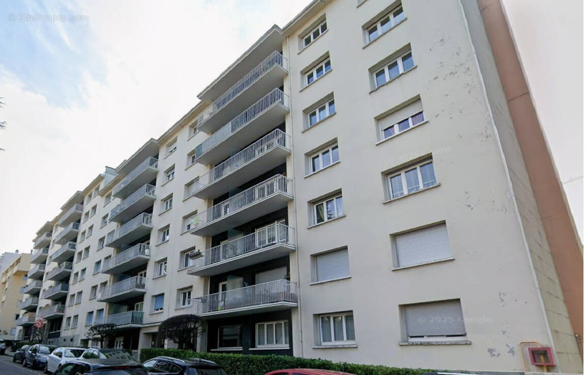 Appartement à SAINT-ETIENNE