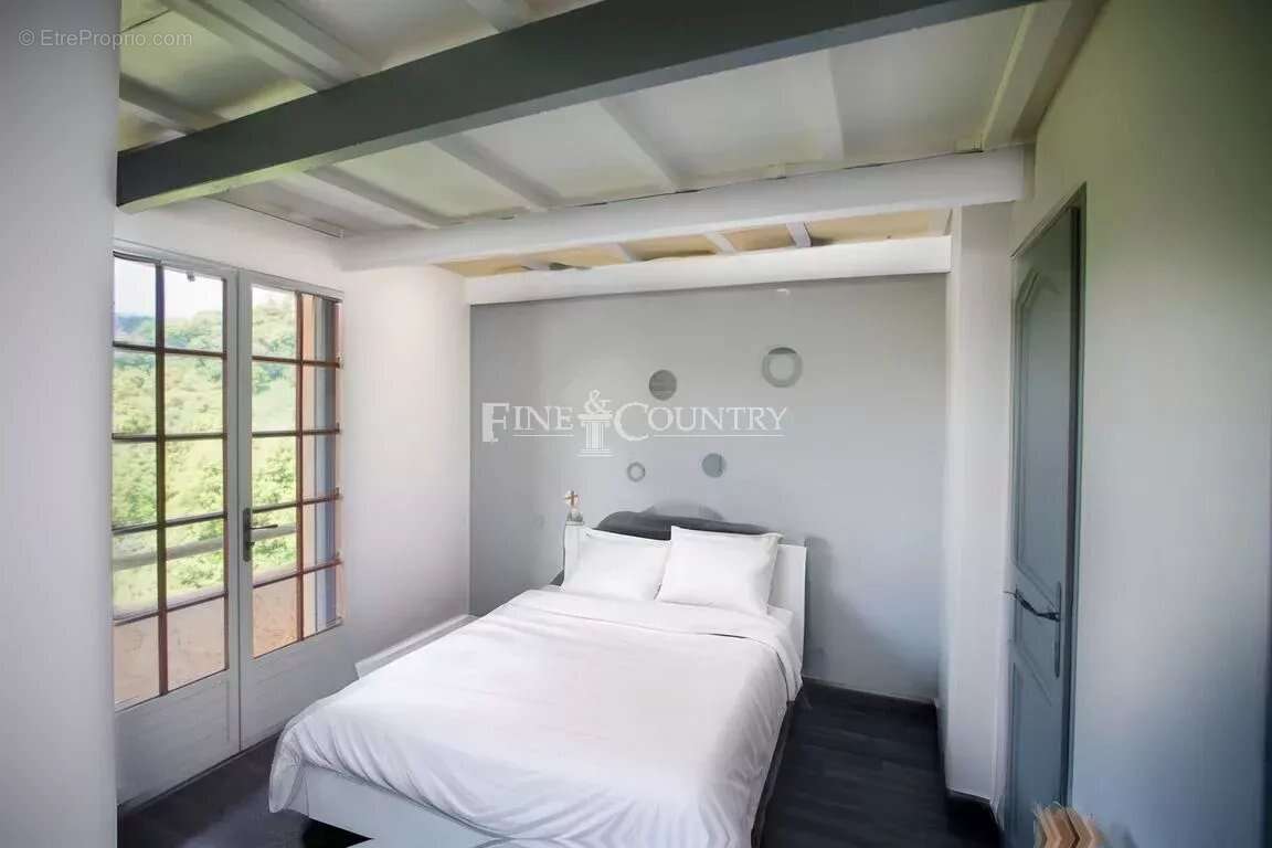 Maison à MANDELIEU-LA-NAPOULE