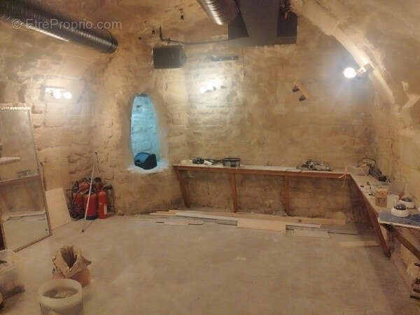 Commerce à PARIS-6E