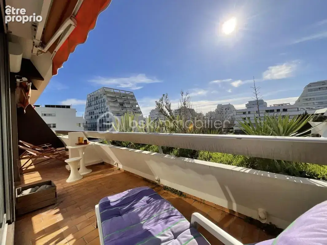 La grande-motte – hyper-centre – 45 m² – dernier étage – terrasse sud-ouest – garage 25 m² – piscine - photo 2