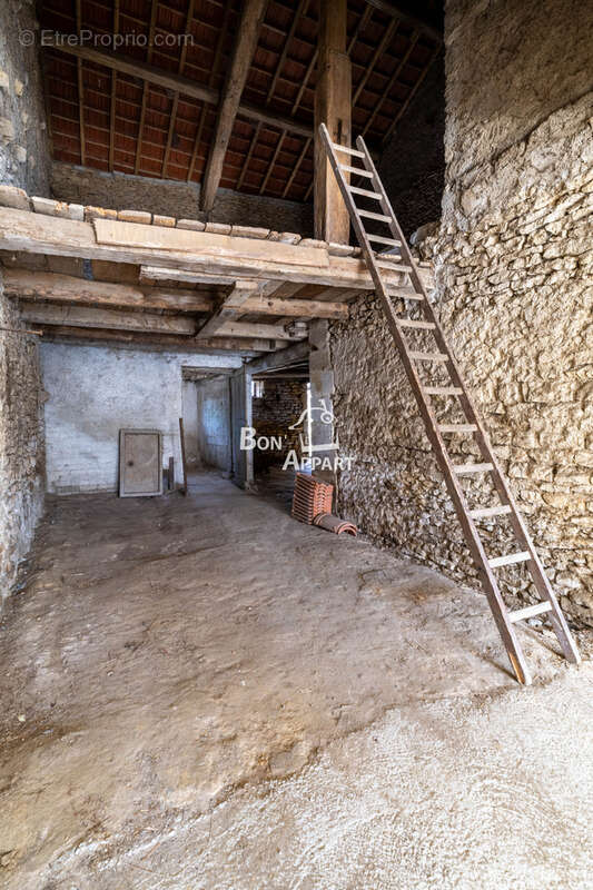 Maison de village de caractère à Fort potentiel - photo 10
