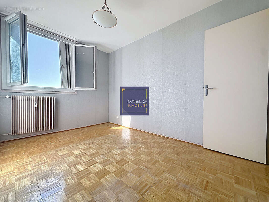 Appartement à OULLINS