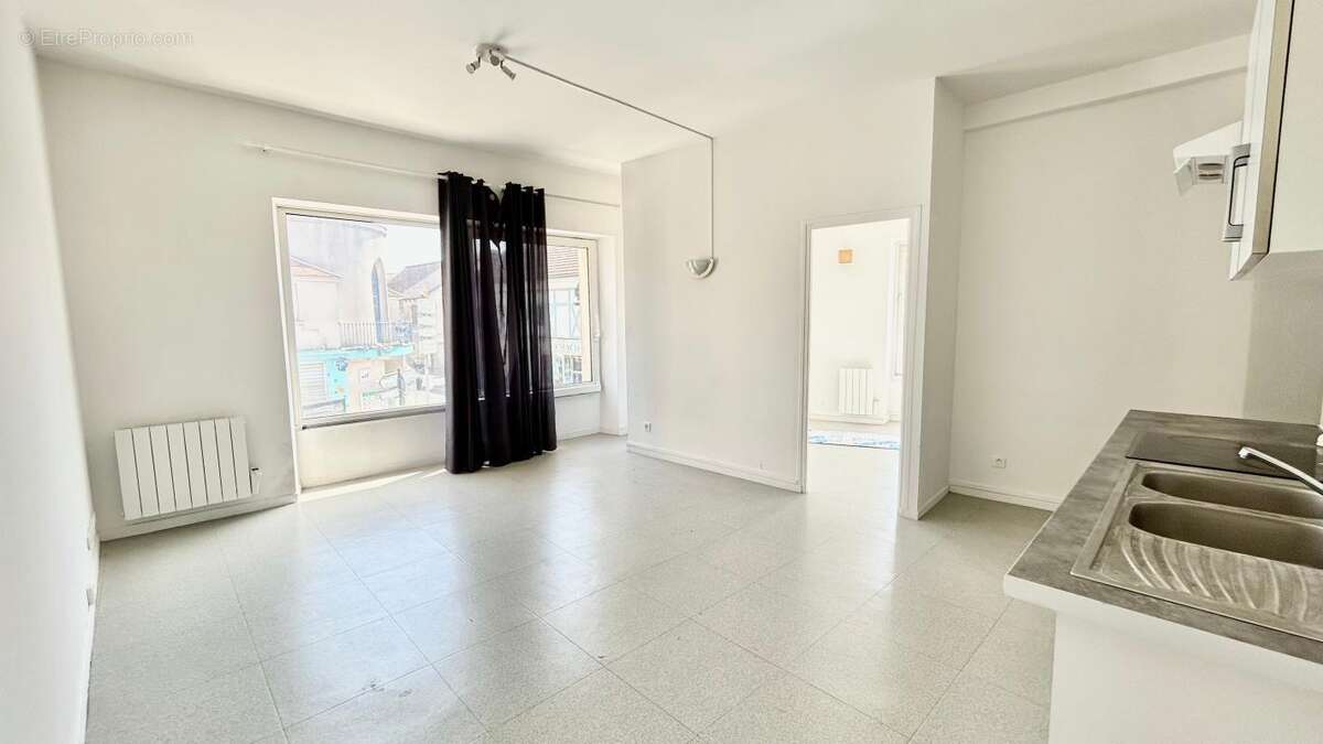 Appartement À Vendre - photo 2