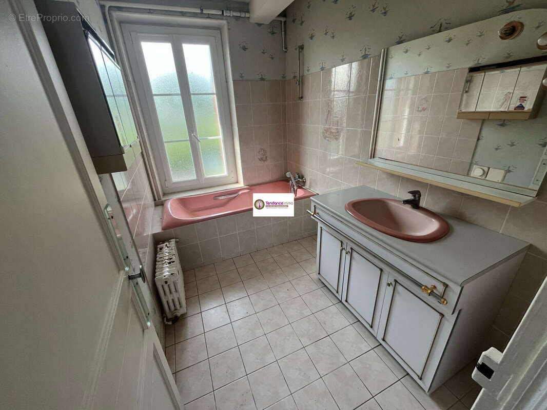 Maison à SAINTE-GAUBURGE-SAINTE-COLOMBE