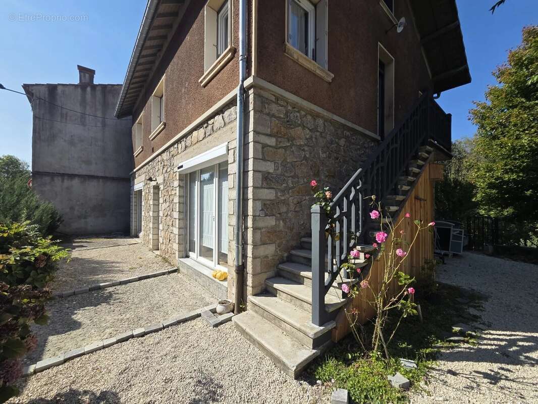 Appartement à SAINT-BASILE