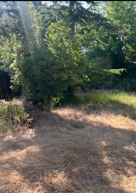 Terrain 510 m² à Les Pennes-Mirabeau  - photo 2