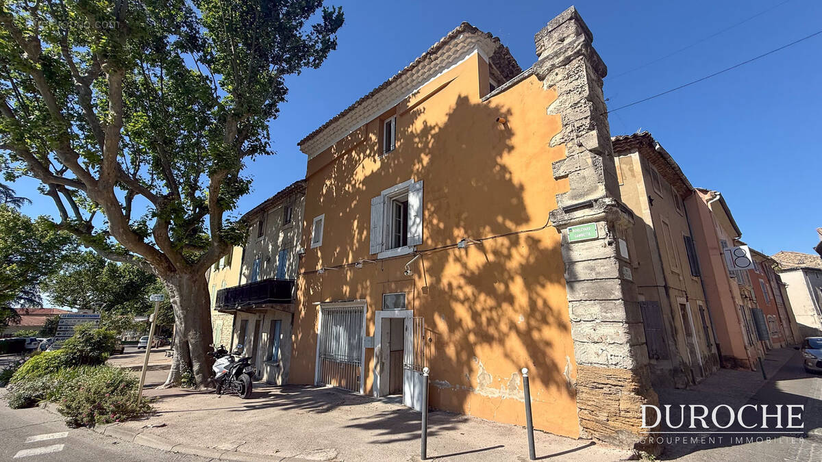 Maison à BOLLENE