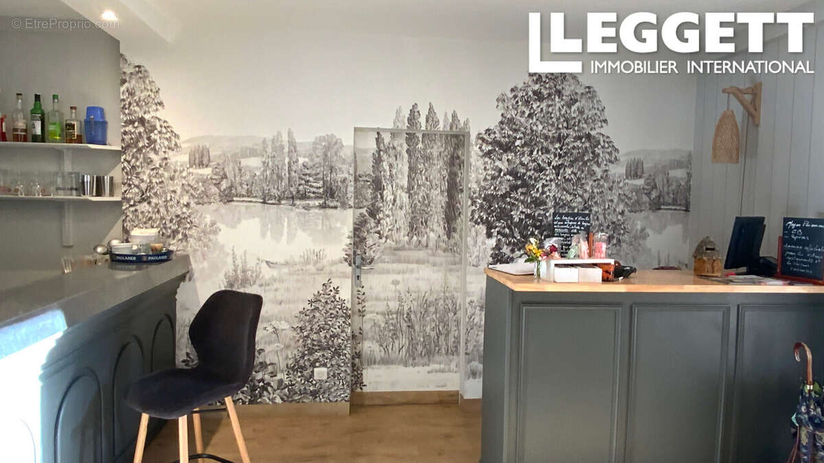 Commerce à MONTIGNAC