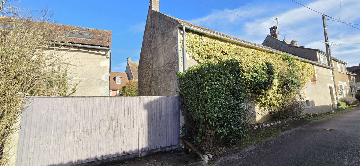 Maison à ETAIS-LA-SAUVIN