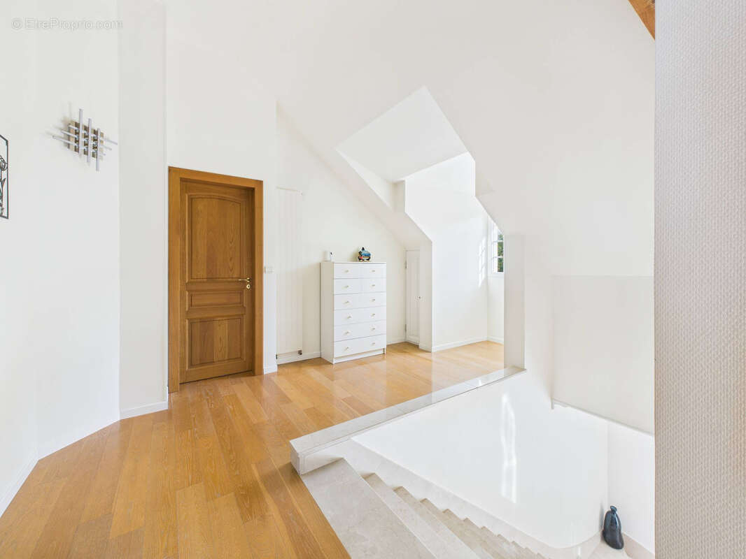 Maison à SAINT-PIERRE-DU-PERRAY