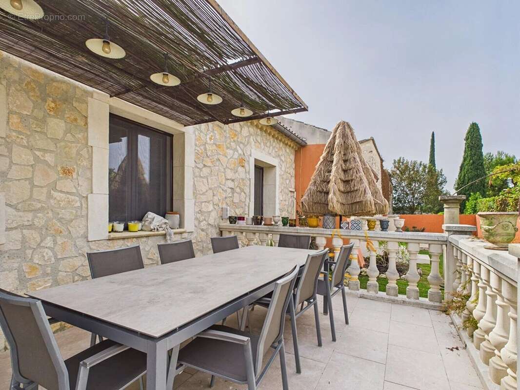 A Vendre : Mas en pierre avec piscine à Molleges - photo 18