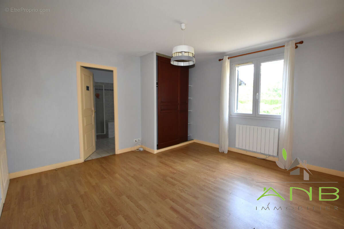 Maison 227 m² à Saint-Estephe  - photo 8