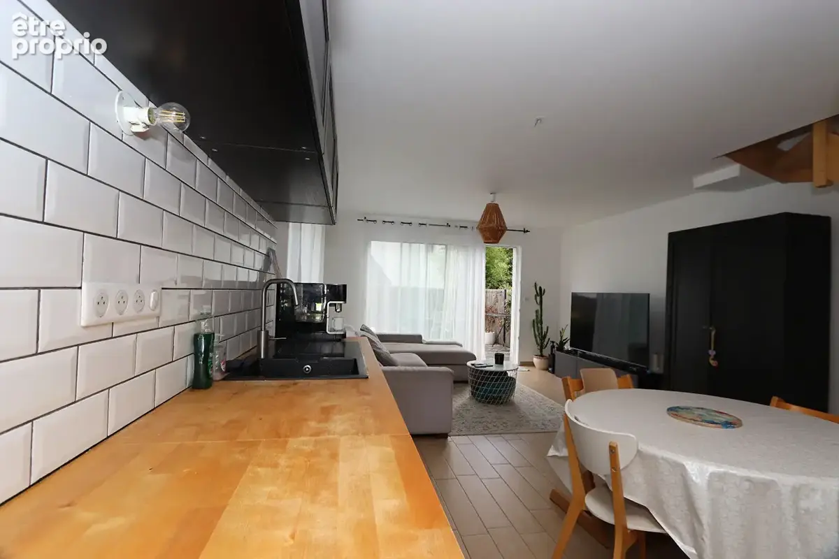 Maison récente de 2015, 3 chambres, jardin, garage - Proche des commerces - photo 5
