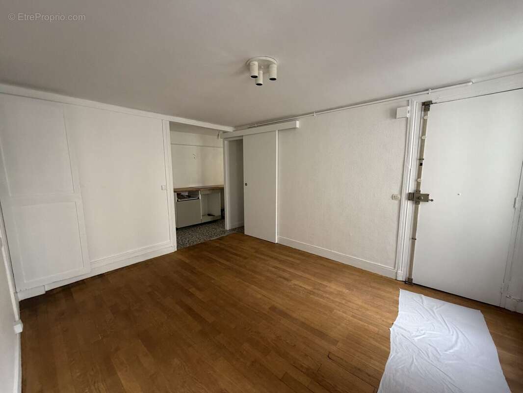 Appartement à PARIS-3E