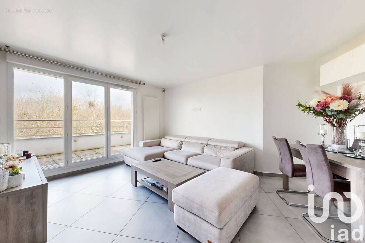 Photo 1 - Appartement à THIAIS