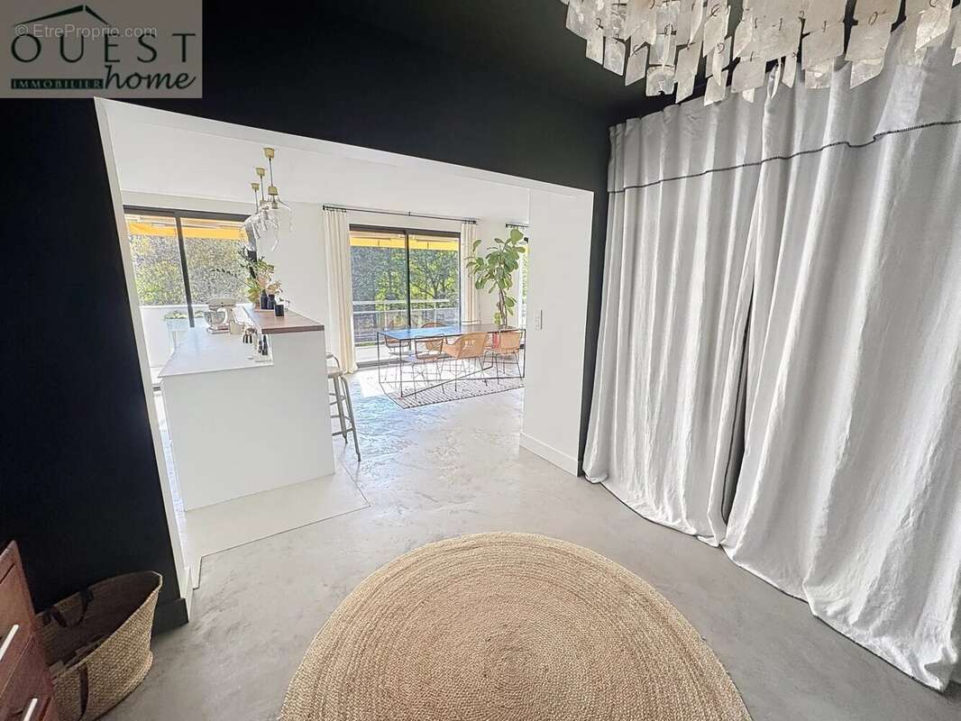 Appartement à CHARBONNIERES-LES-BAINS