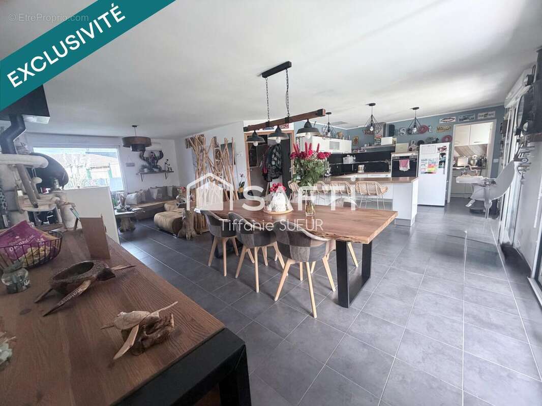 Photo 2 - Maison à ESTEVELLES