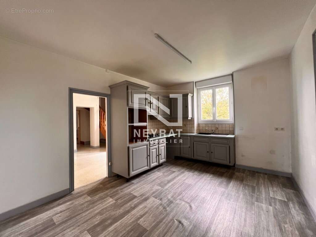 Maison à SAINT-LEGER-DU-BOIS