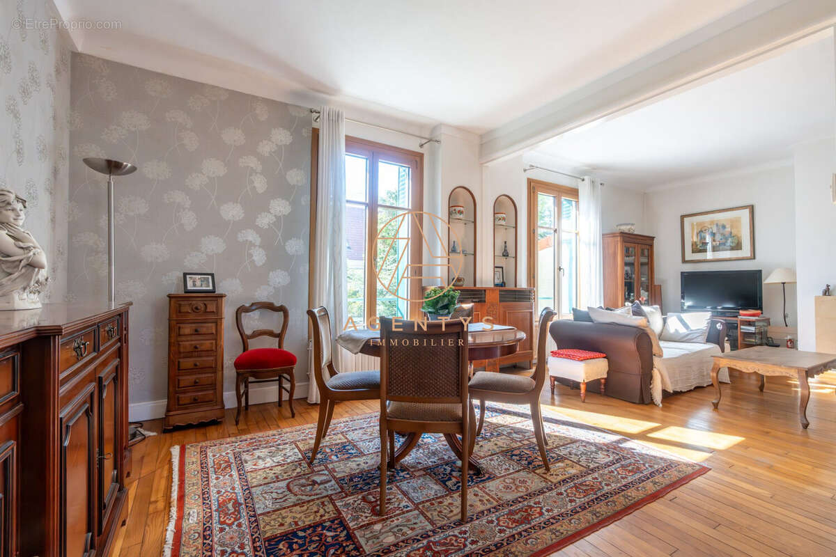 Maison à LE PERREUX-SUR-MARNE