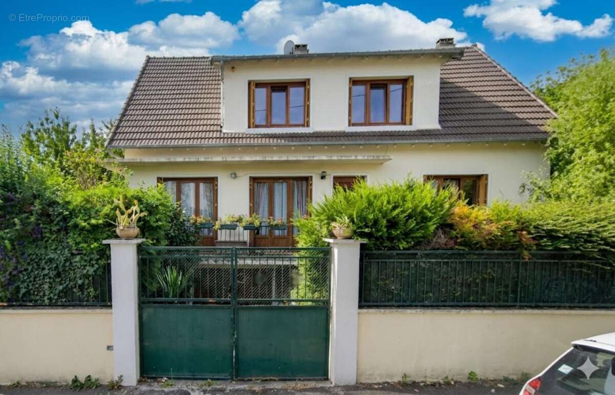 Maison à NEUILLY-PLAISANCE