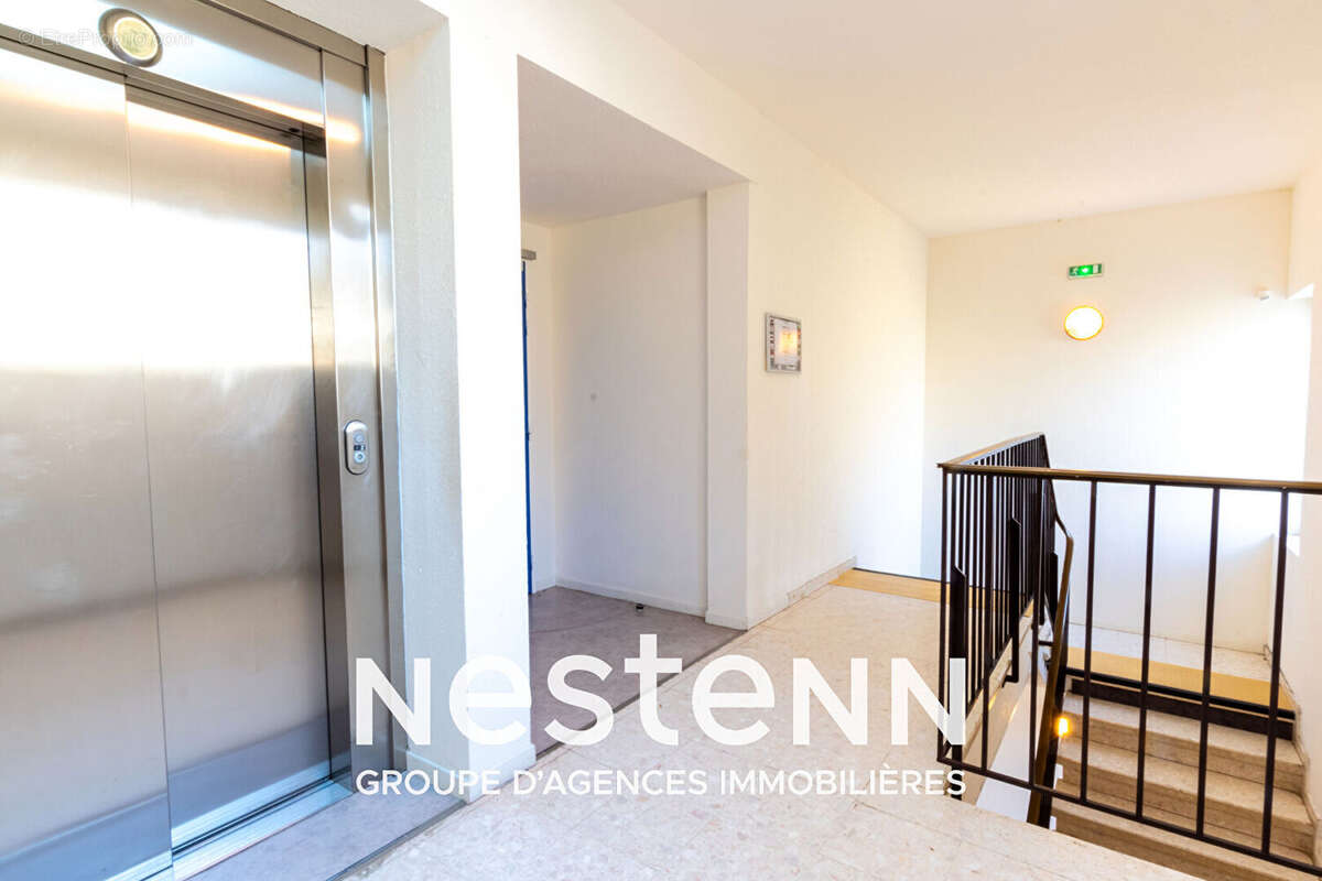 Ensemble immobilier de 8 bâtiments dont 2 maisons, 2300 m2 de surface utile sur 3 hectatres - photo 22
