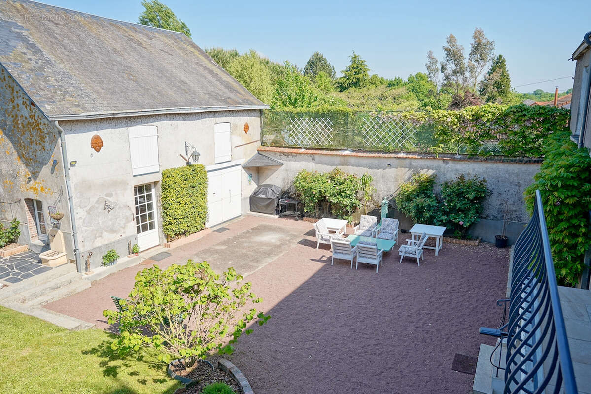 Maison à LA CHAPELLE-SAINT-LAURENT