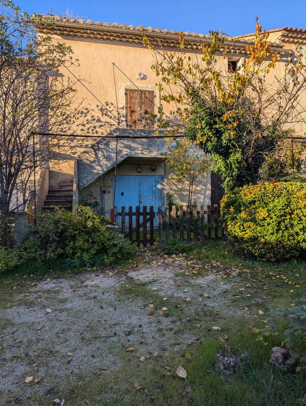 Maison à ENTRAIGUES-SUR-LA-SORGUE