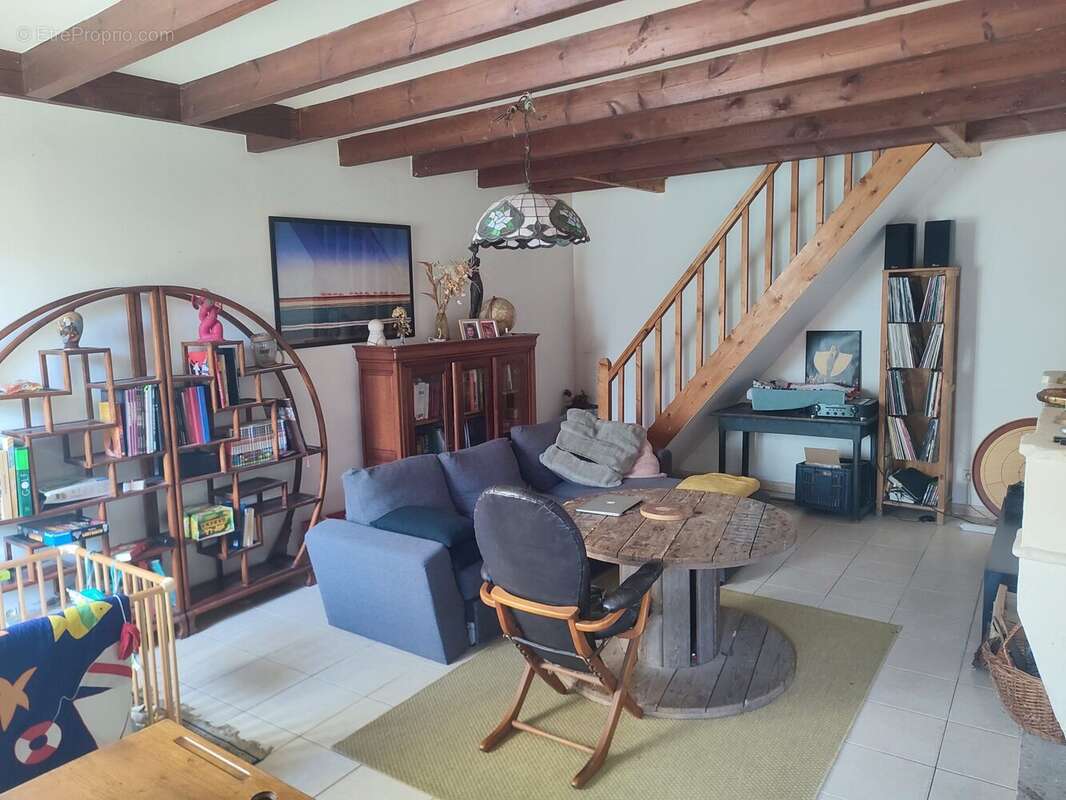 Maison 258 m² à Nieul-Le-Virouil  - photo 5