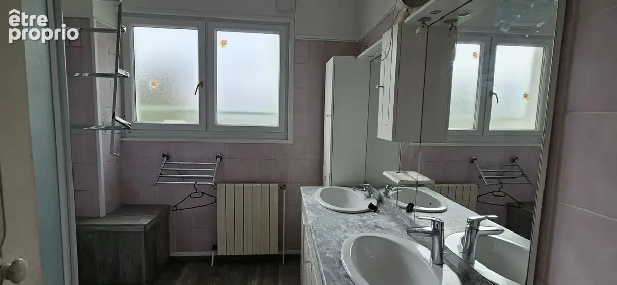 Maison  à rénover avec jardin et garages - photo 8