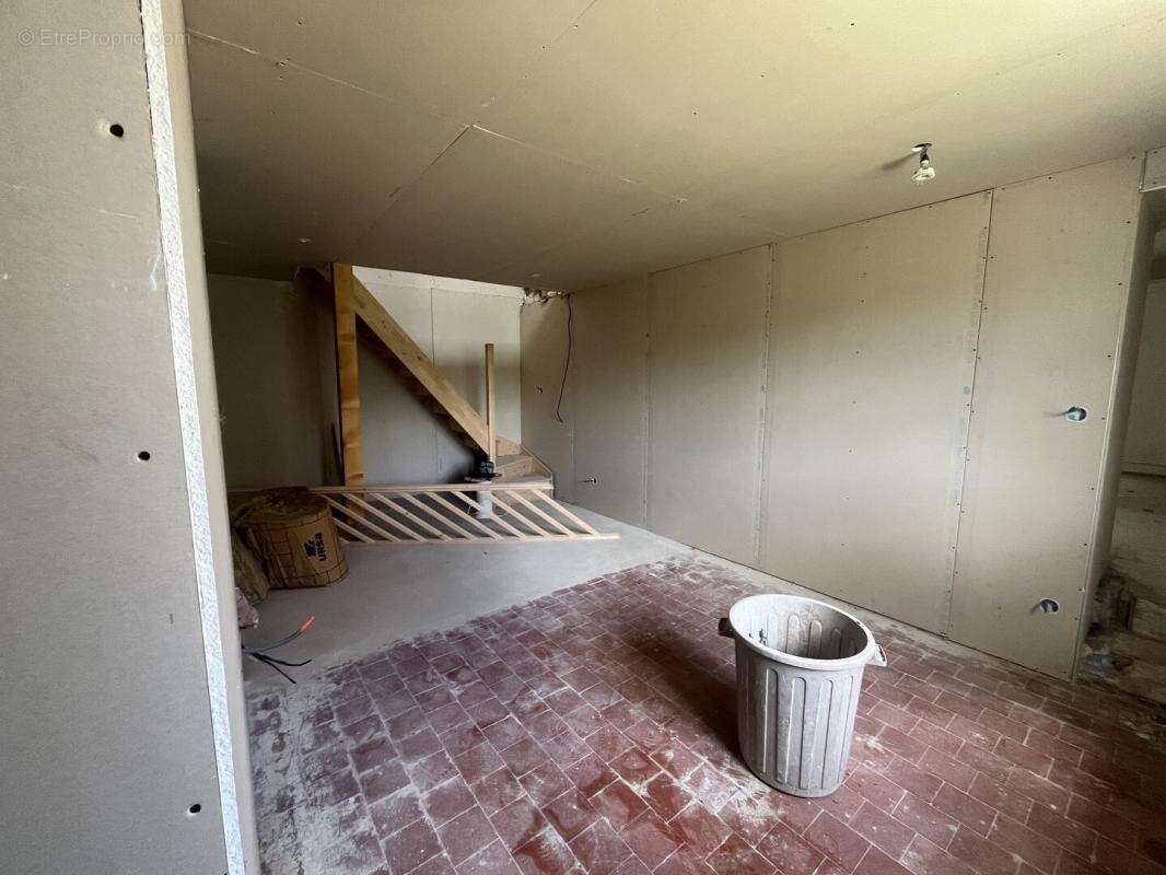 Maison T5 , 95m2 avec jardin - photo 3