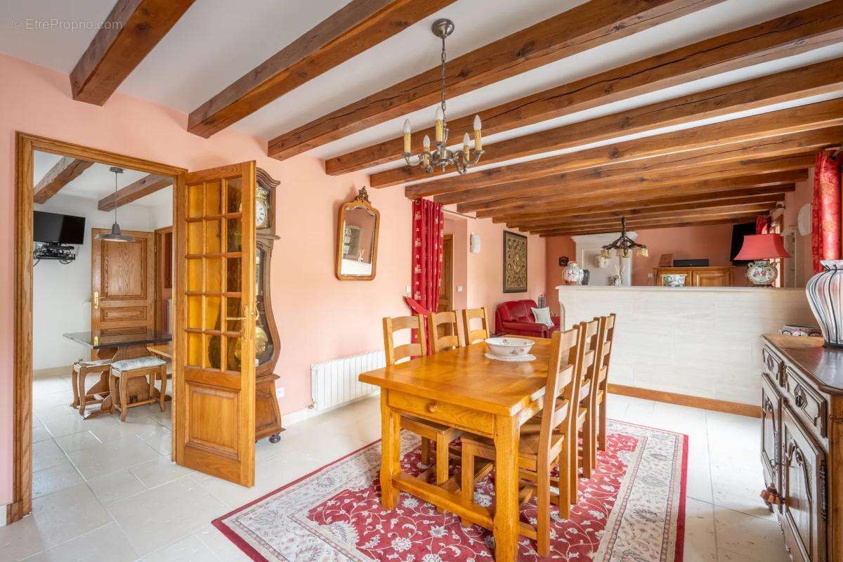 Appartement à PRESLES