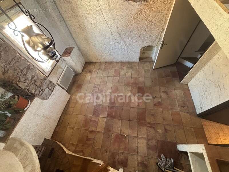 Appartement à SAINT-CEZAIRE-SUR-SIAGNE