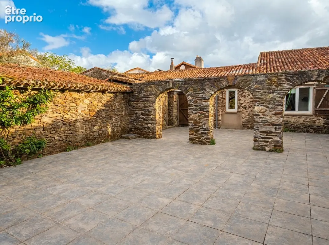 Maison à LA CHAPELLE-BASSE-MER